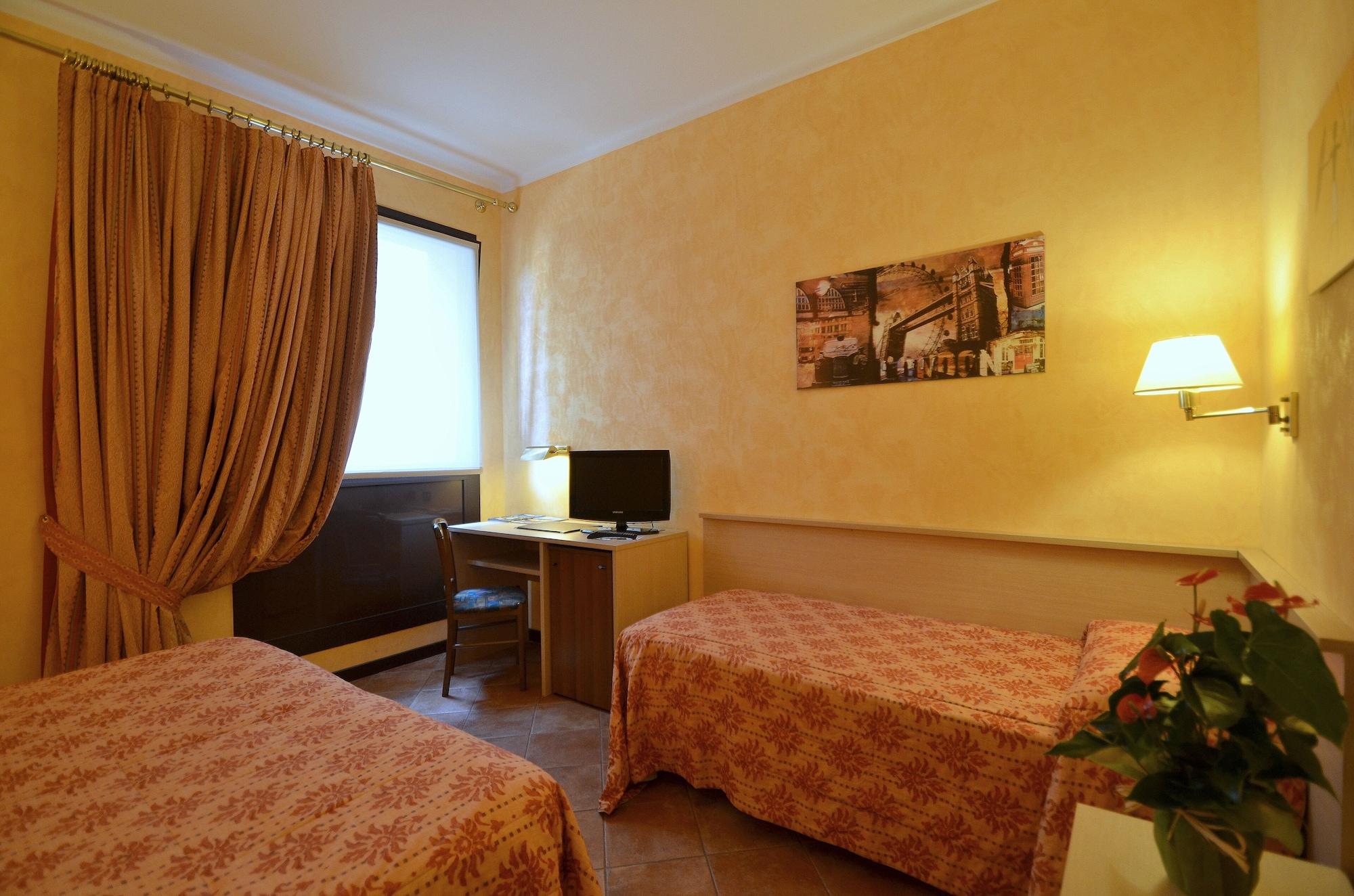 Hotel Plaza 3*
