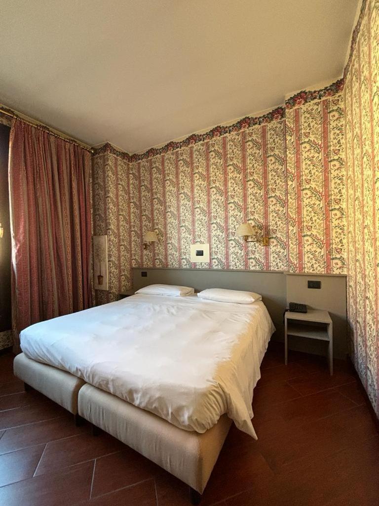 Plaza Hotel 3*