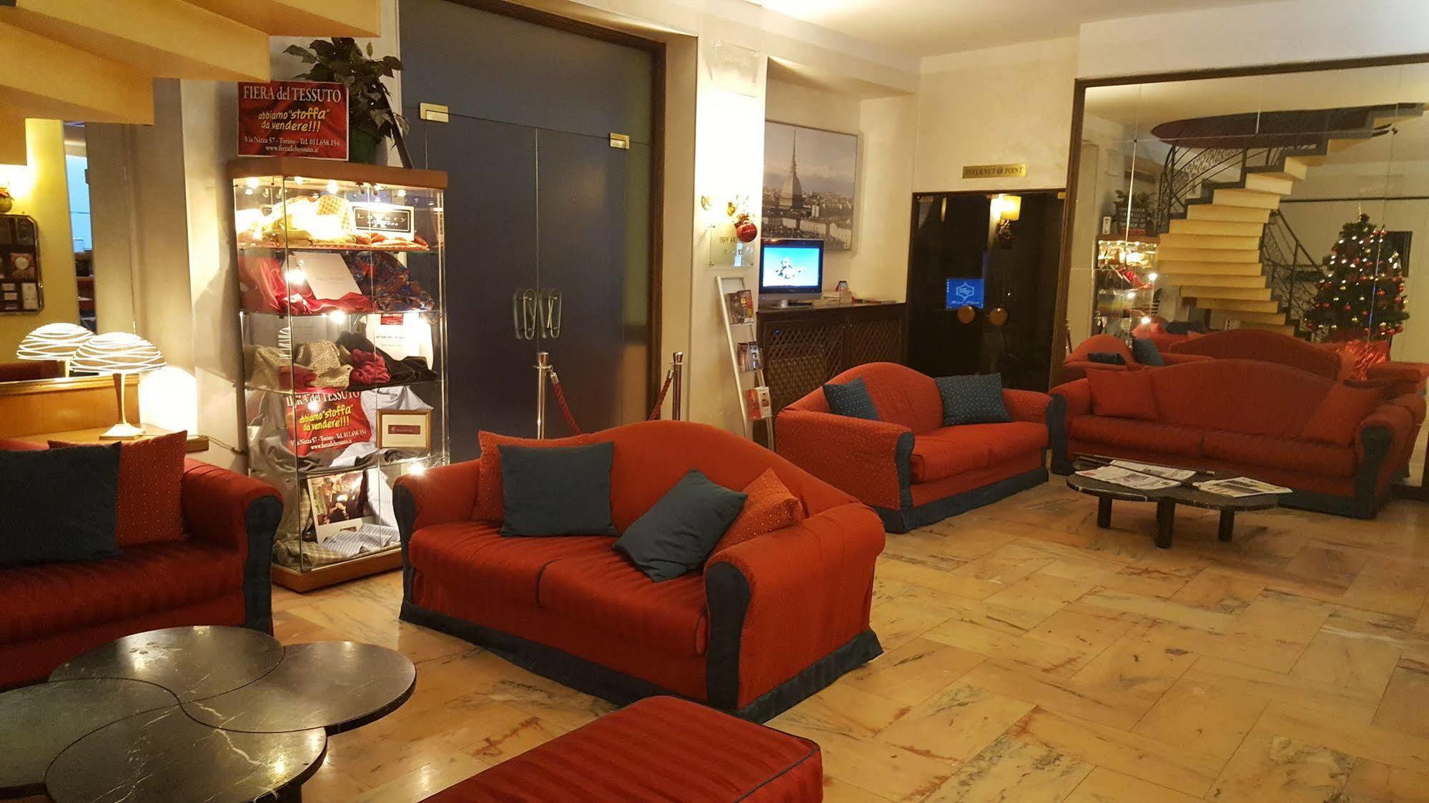 Plaza Hotel 3*